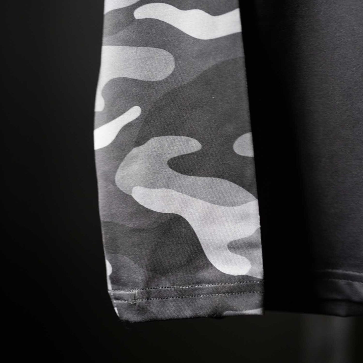 Black Out Rash Guard